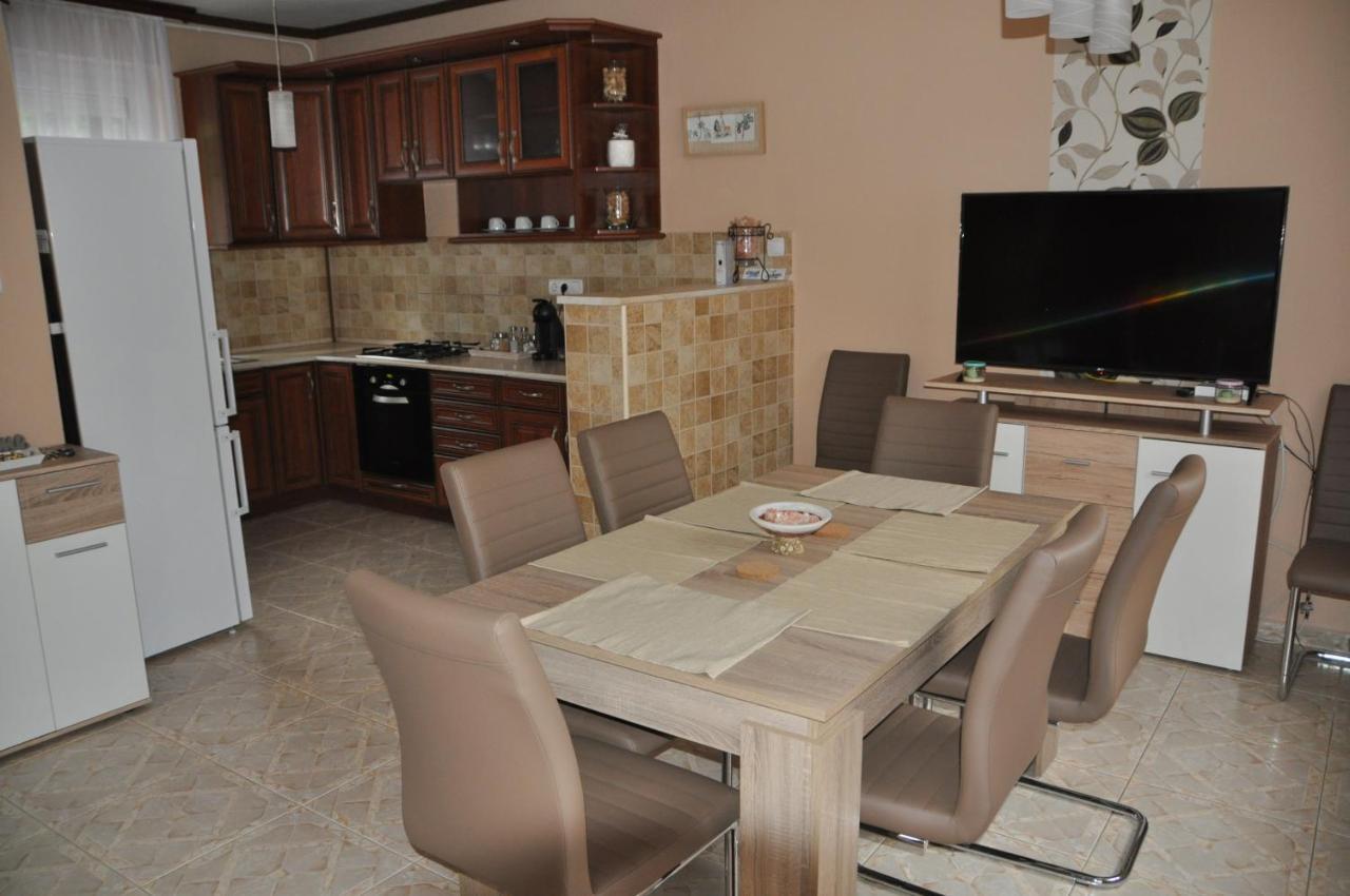 Gyorszem Apartman Exterior foto